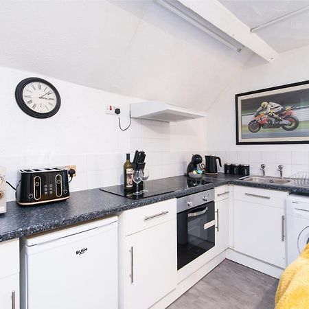 Dd Apartment 8 - Free Parking - Fast Wifi 达宁顿堡 外观 照片